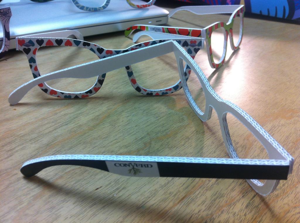 Eye glasses cut-out using conVerd Board media printable-board-glasses